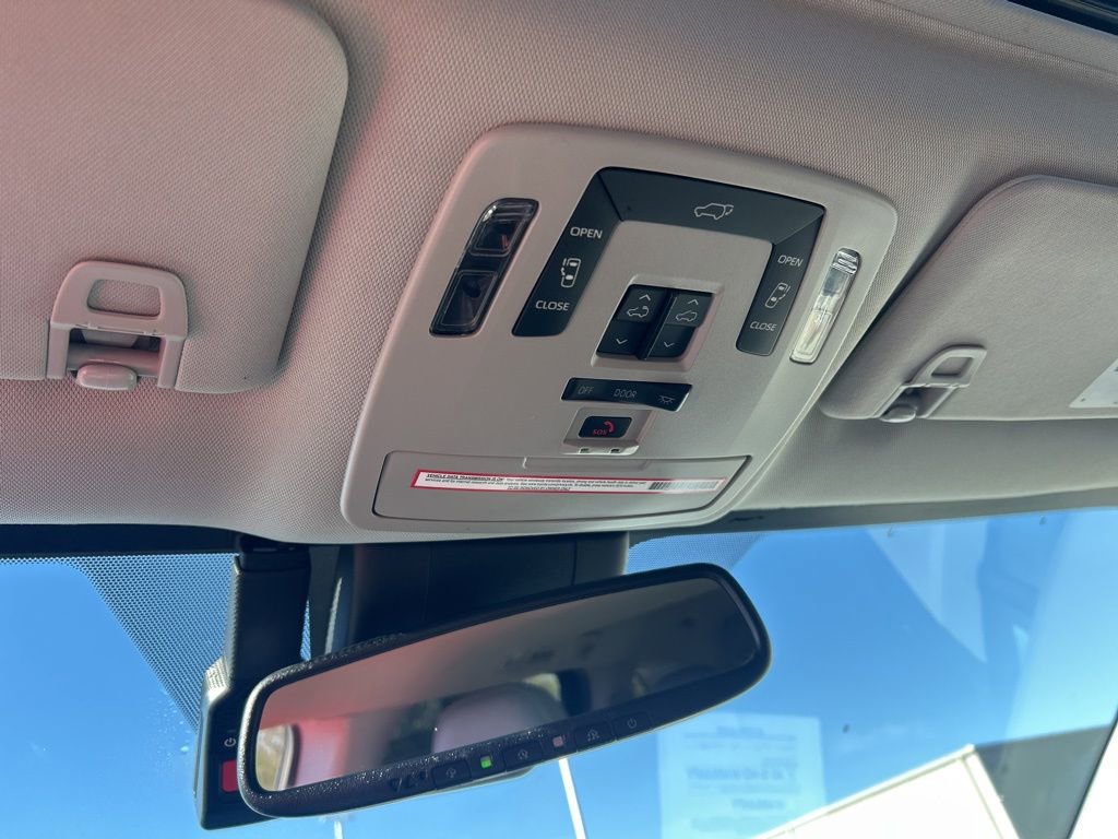 Used 2021 Toyota Sienna XLE image 16