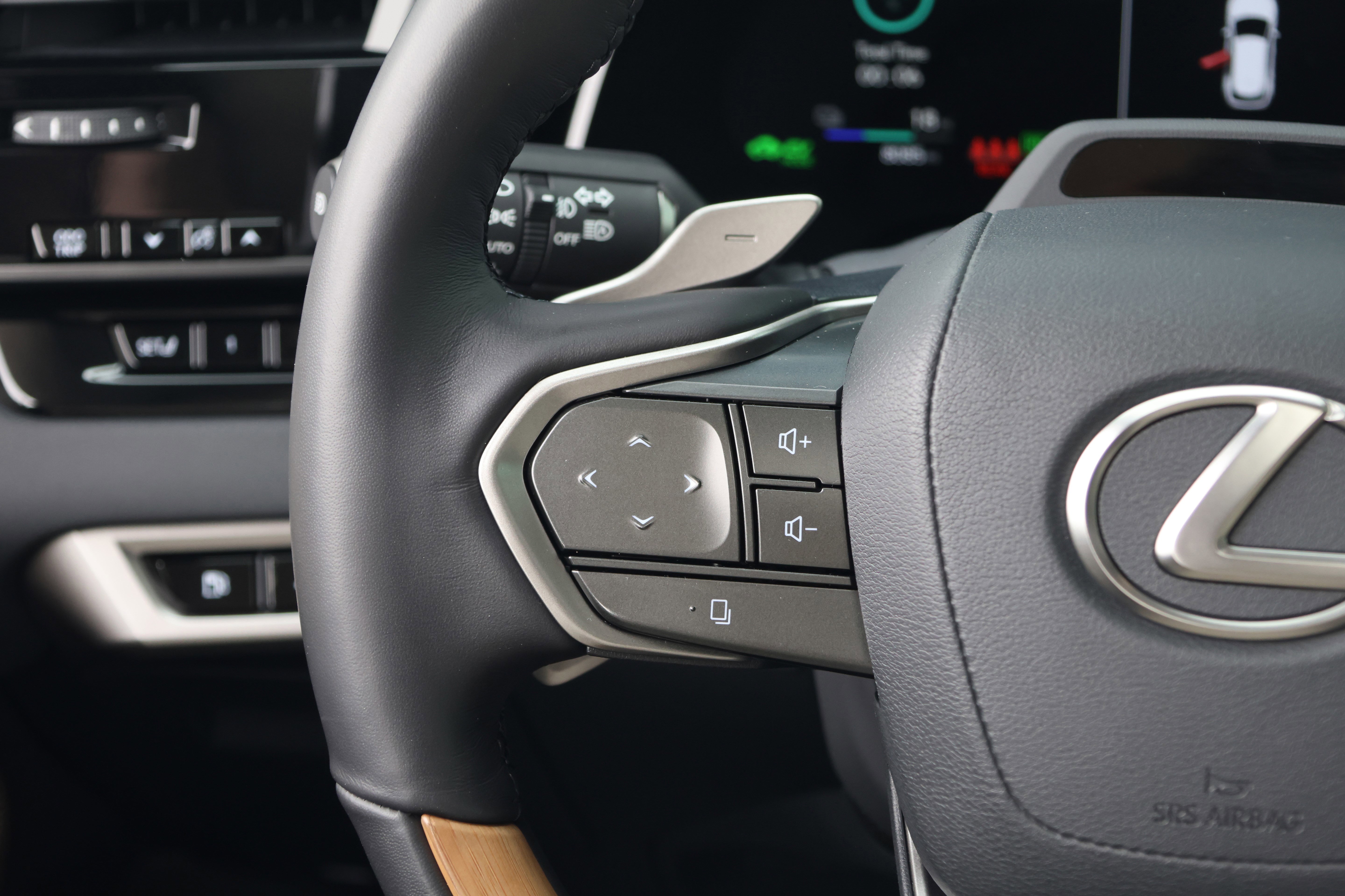 Certified 2025 Lexus RX 450h AWD w/ Convenience Package image 19