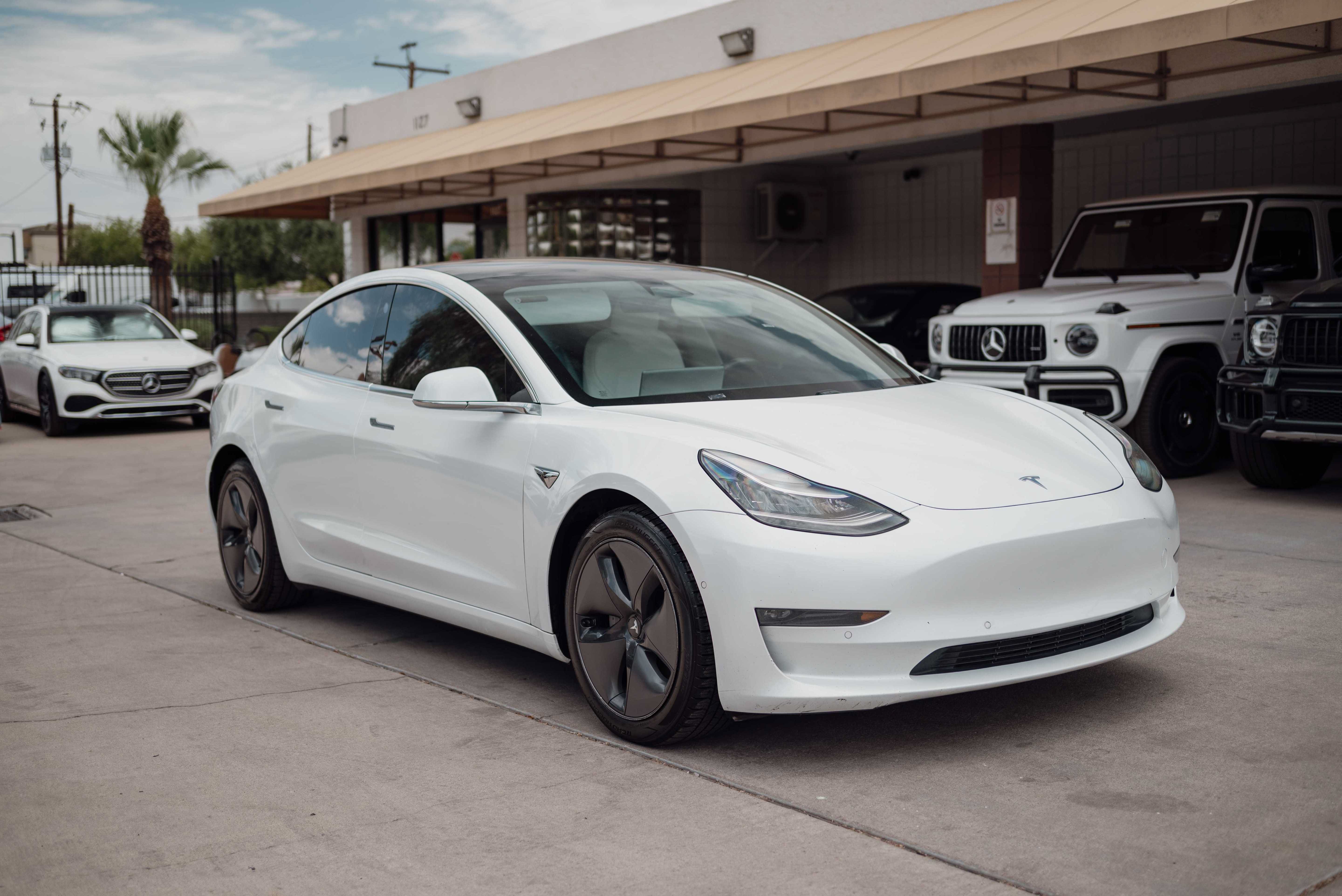 Used 2019 Tesla Model 3 Long Range AWD/4WD image 3