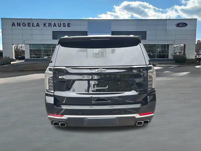 Used 2025 Chevrolet Suburban High Country AWD/4WD image 7