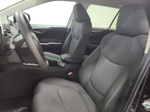 Used 2024 Toyota RAV4 XLE FWD image 16