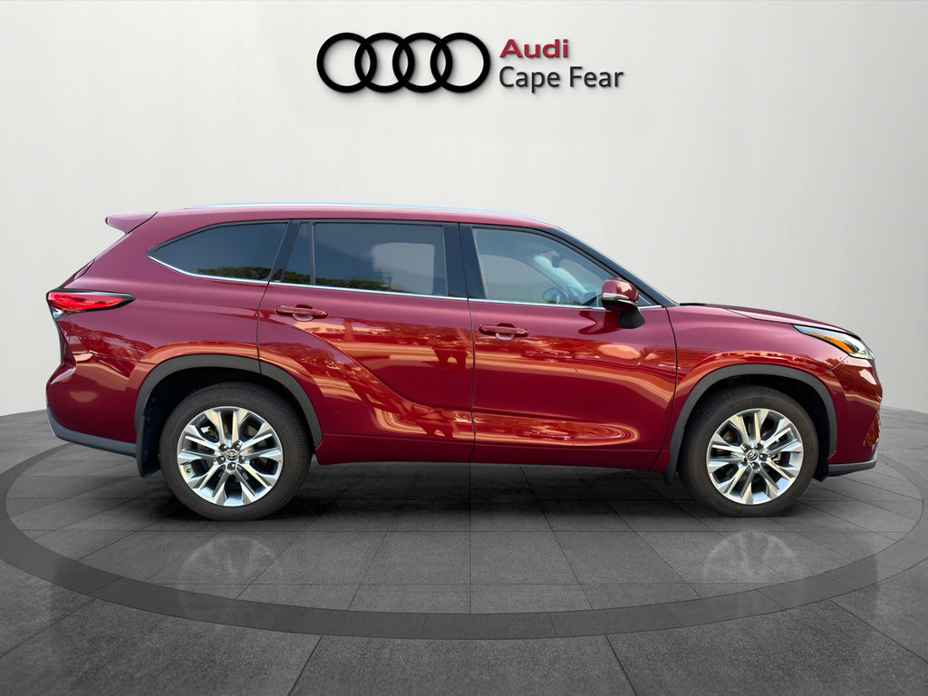 Used 2020 Toyota Highlander Limited AWD/4WD image 3