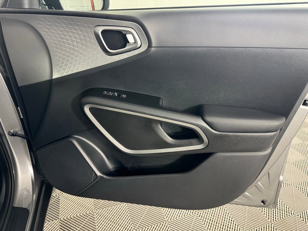 Used 2025 Kia Soul LX w/ LX Technology Package FWD image 41