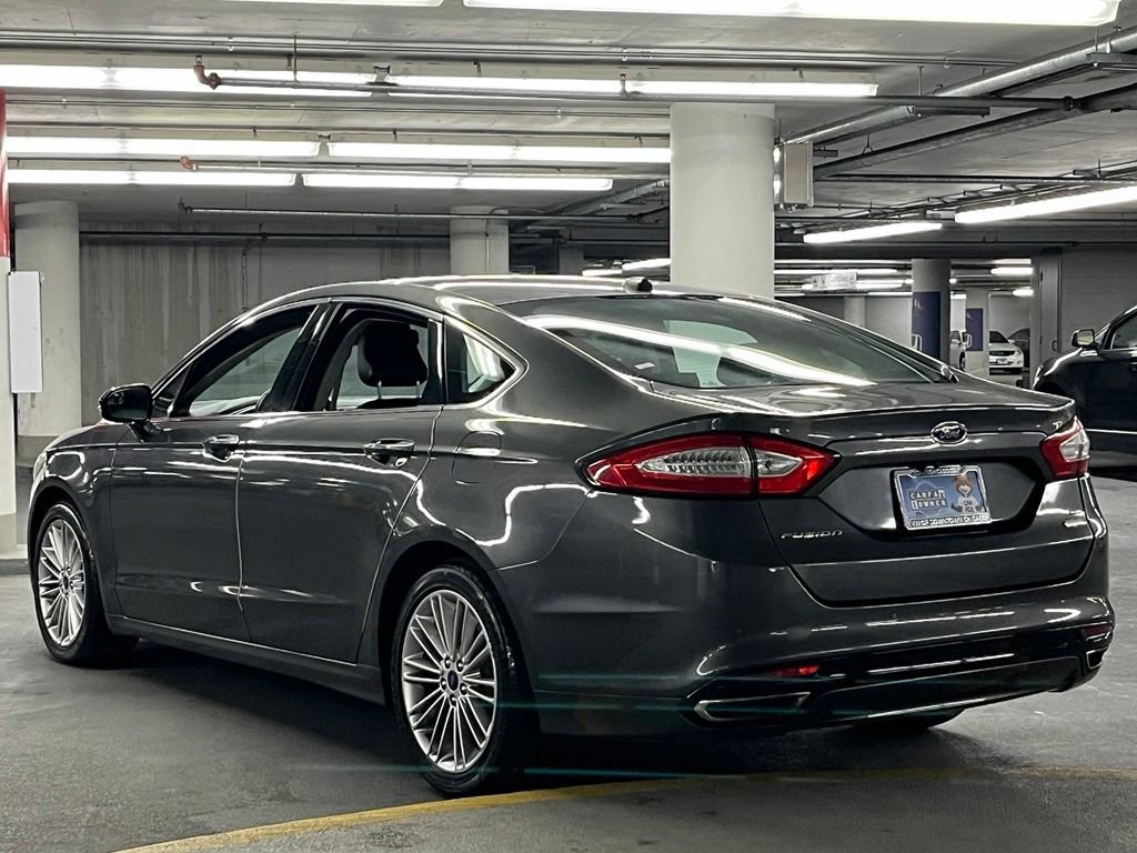 Used 2016 Ford Fusion SE w/ Equipment Group 202A FWD image 4