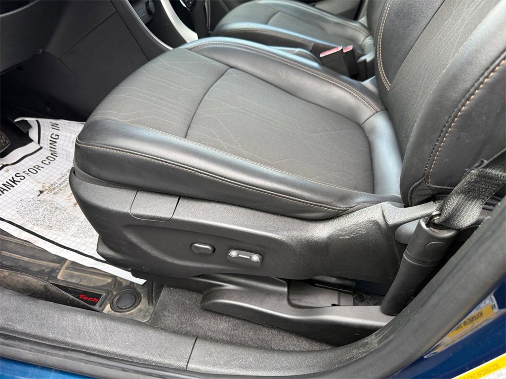 Used 2019 Chevrolet Trax LT w/ LT Convenience Package image 13