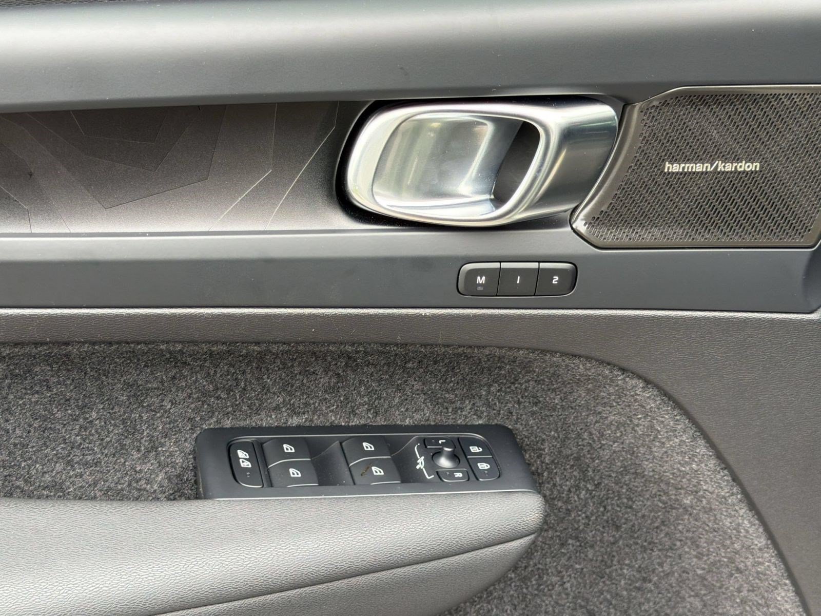 Certified 2023 Volvo C40 P8 Recharge Ultimate w/ Protection Package Premier AWD/4WD image 27