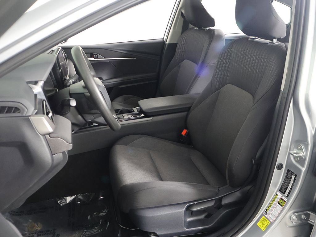 Used 2025 Toyota Camry LE FWD image 25