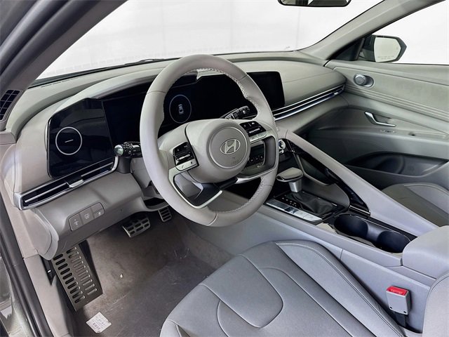 New 2025 Hyundai Elantra SEL image 11