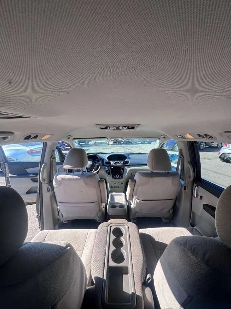 Used 2016 Honda Odyssey SE image 16