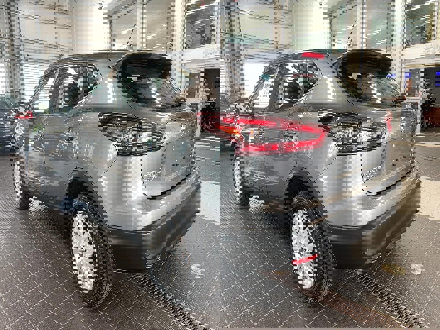 Used 2022 Nissan Rogue Sport S image 12