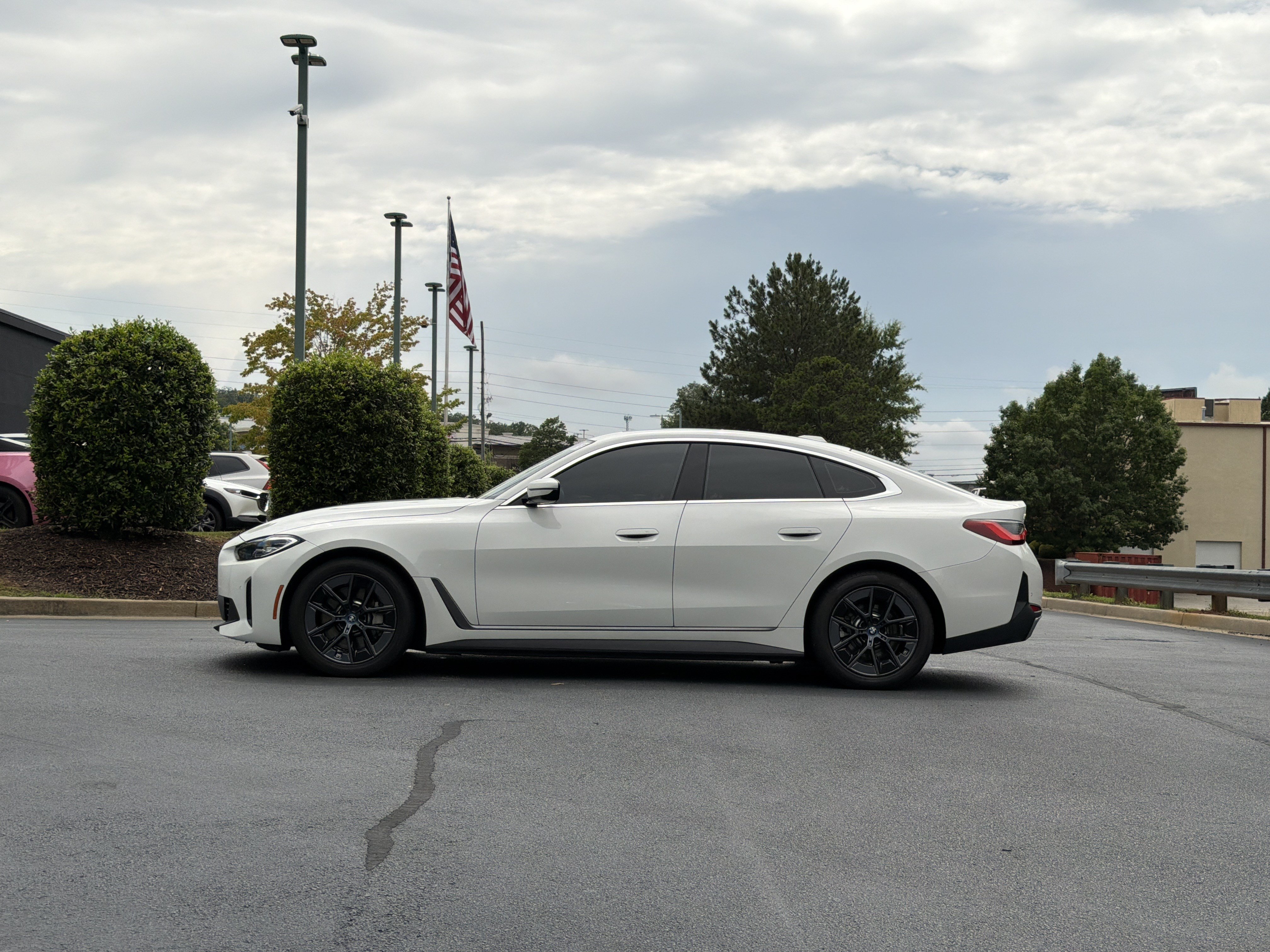 Used 2023 BMW i4 eDrive40 RWD image 14