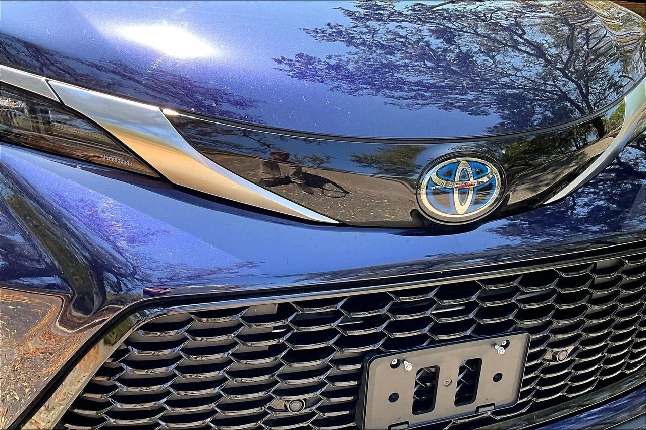 Used 2022 Toyota Sienna XSE w/ XSE Plus Package image 34