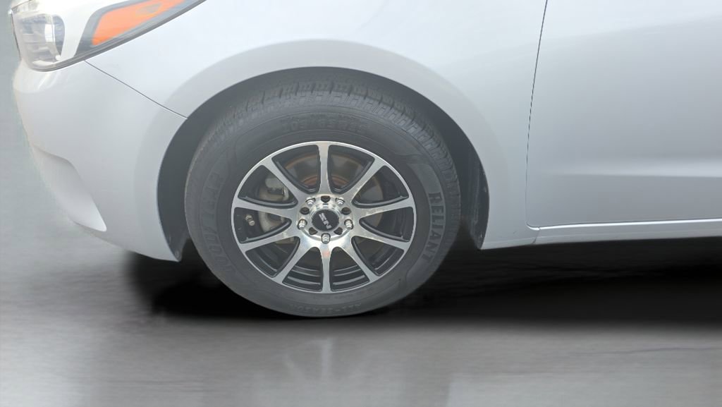 Used 2017 Kia Forte LX FWD image 25