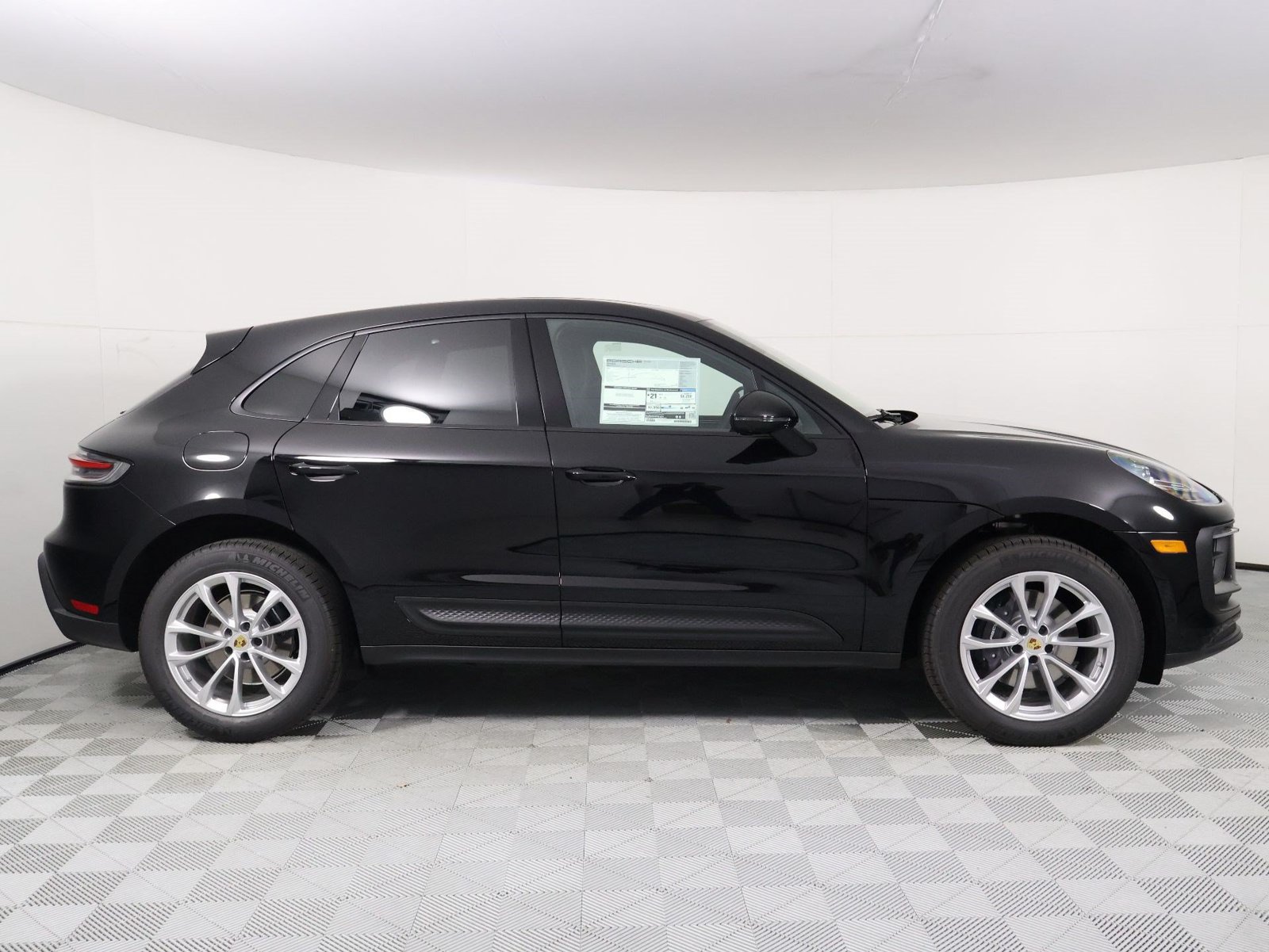 New 2026 Porsche Macan AWD/4WD image 8