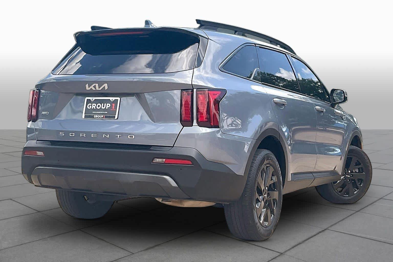 Used 2022 Kia Sorento S w/ Panoramic Sunroof Package AWD/4WD image 13