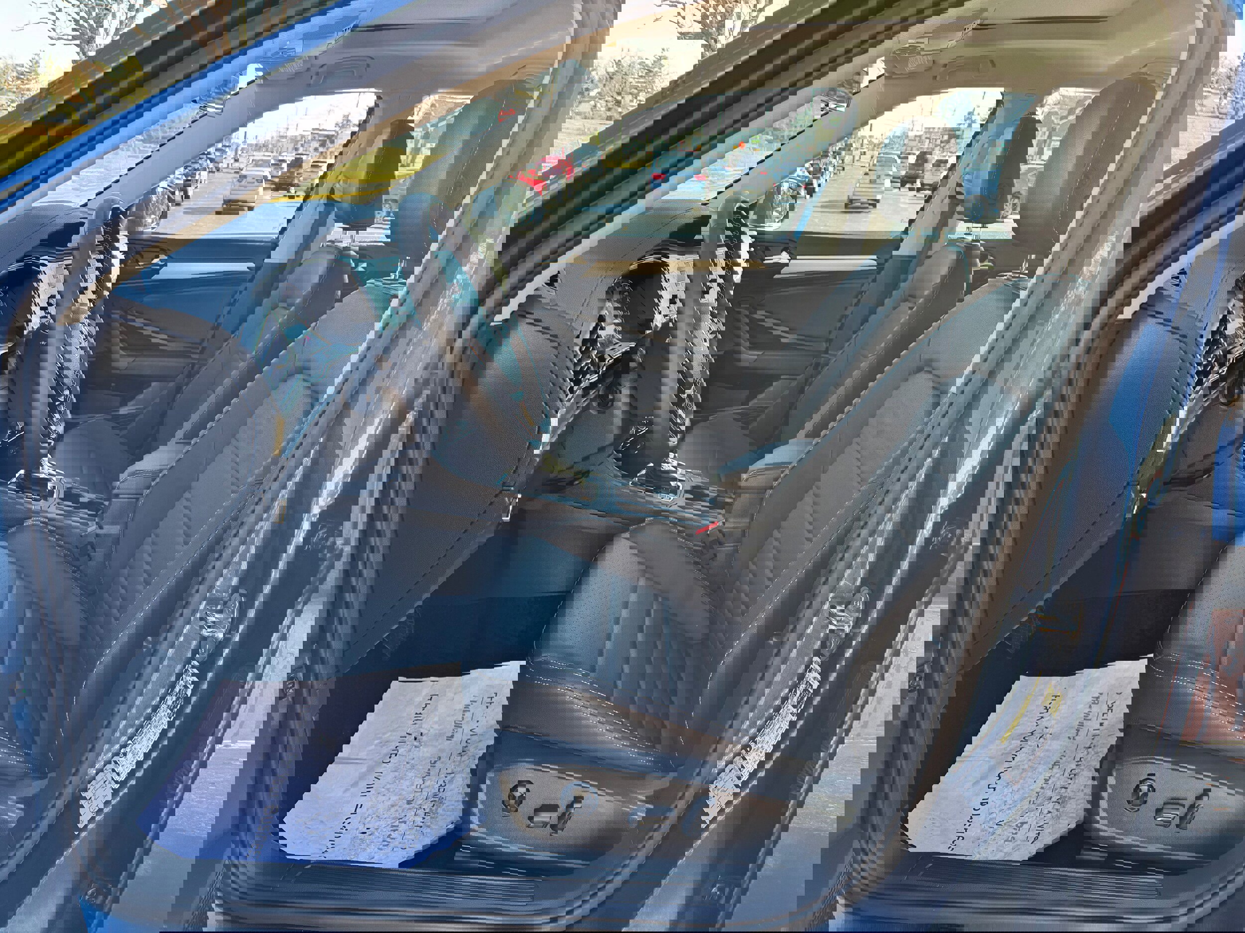 Used 2021 Volkswagen Jetta SE w/ SE Cold Weather Package image 9