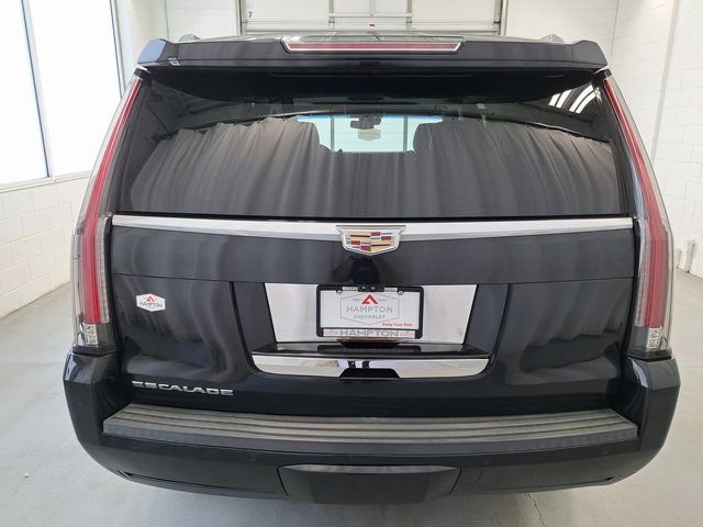 Used 2018 Cadillac Escalade Luxury image 5