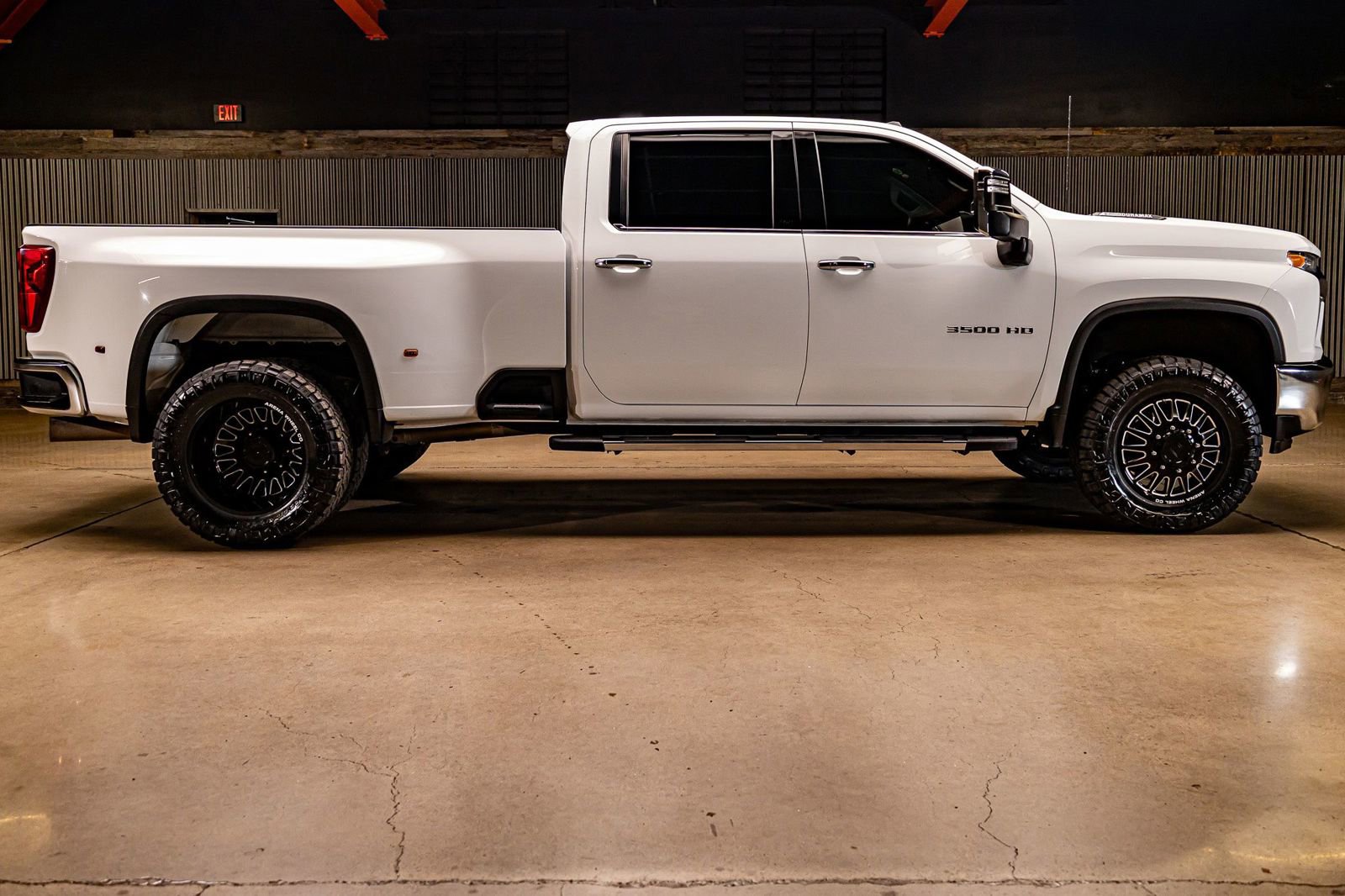 Used 2023 Chevrolet Silverado 3500 LTZ image 11