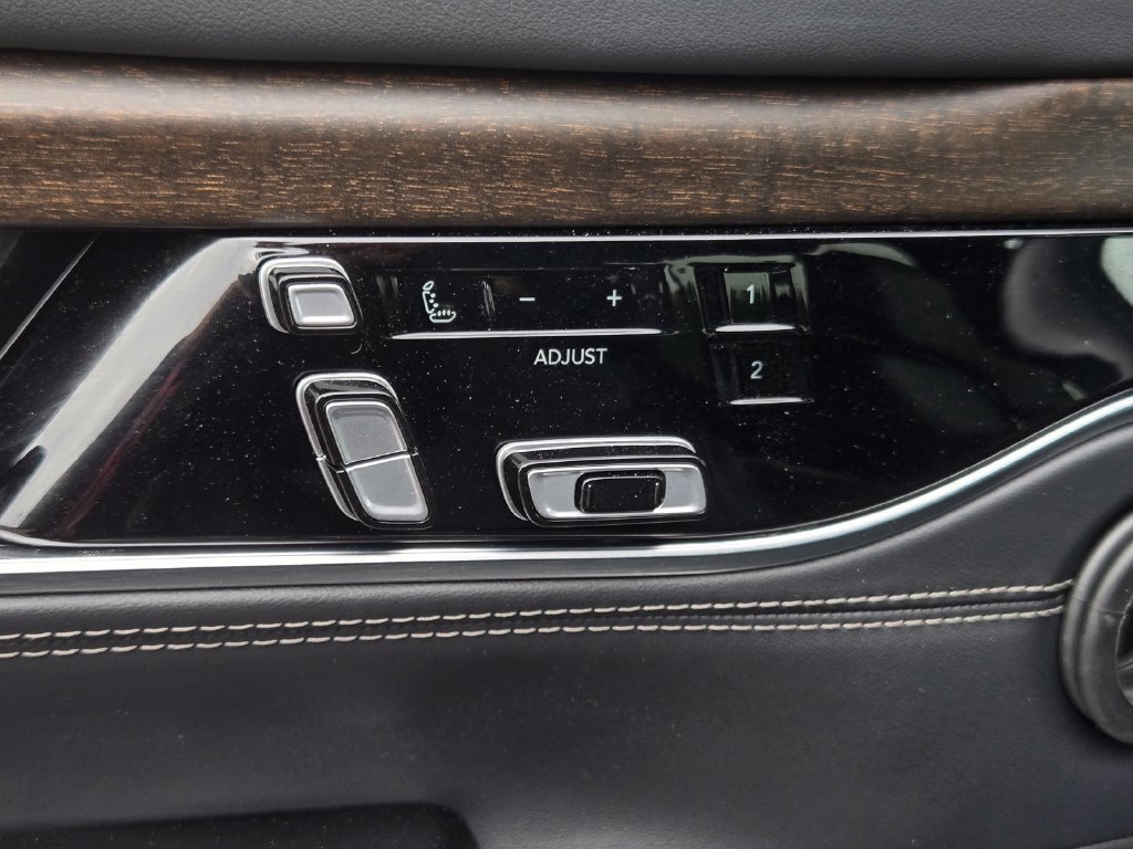 Used 2024 Jeep Grand Wagoneer L 4WD image 14