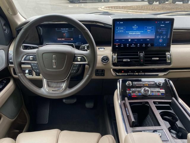 Used 2023 Lincoln Navigator L Reserve AWD/4WD image 8