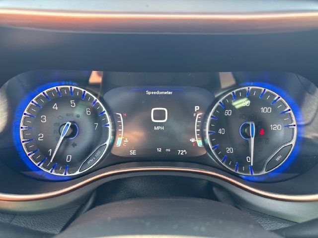 New 2027 Chrysler Pacifica Pinnacle w/ Theater Group AWD/4WD image 14