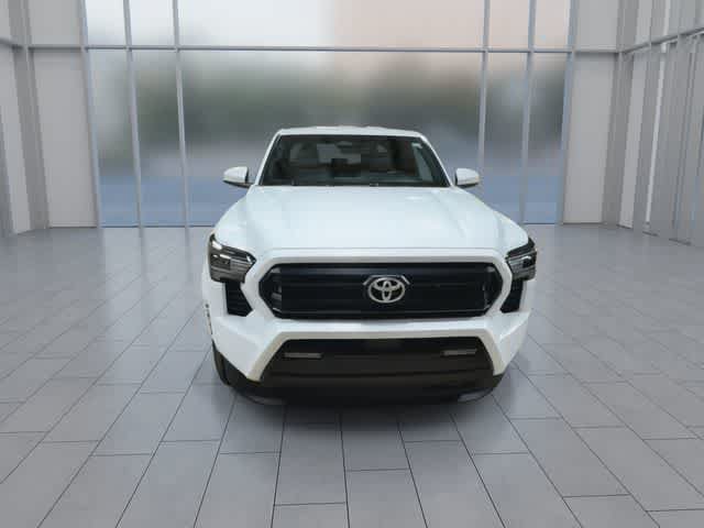 Used 2026 Toyota Tacoma SR5 AWD/4WD image 3