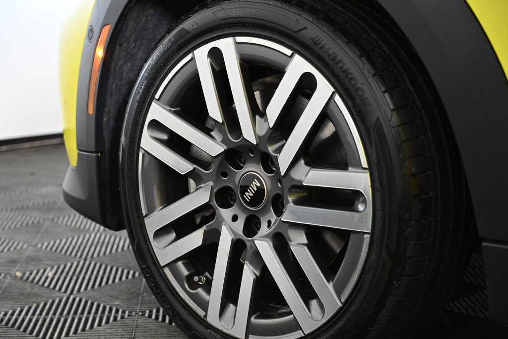 Certified 2025 MINI Cooper 2-Door Hardtop image 25