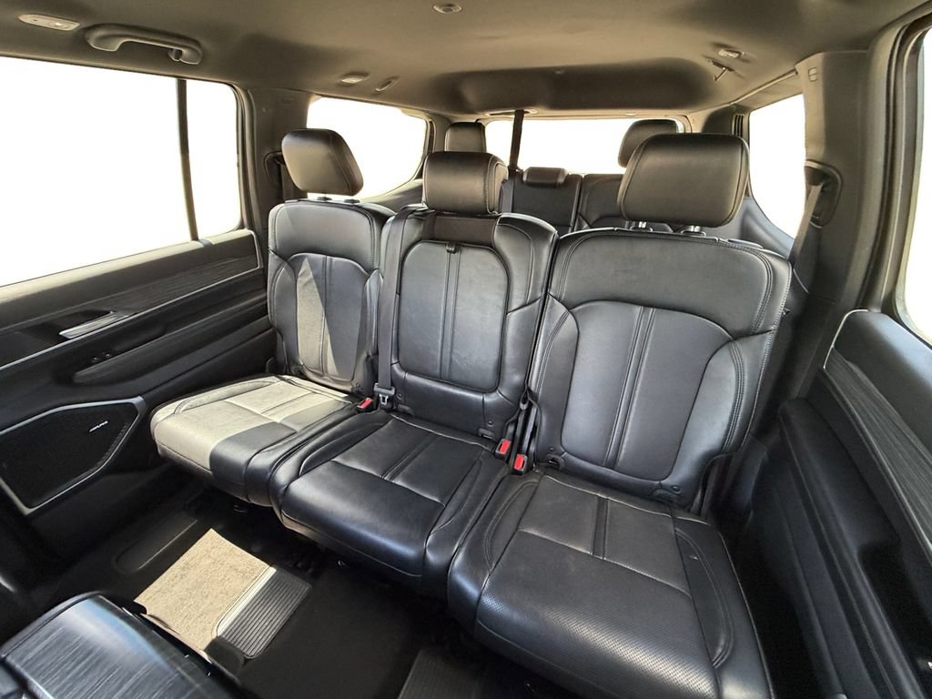 Used 2024 Jeep Wagoneer Series II w/ Flexible Seating Group AWD/4WD image 25