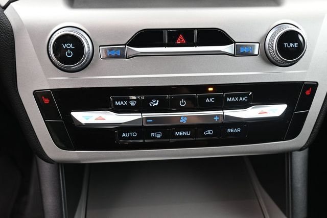 Used 2022 Ford Explorer XLT RWD image 12