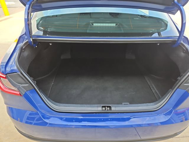Used 2025 Toyota Camry LE image 19