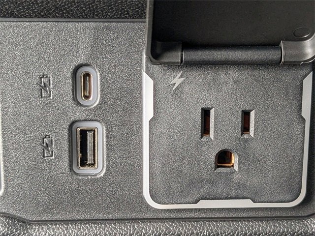 Used 2024 GMC Sierra 1500 Elevation image 14