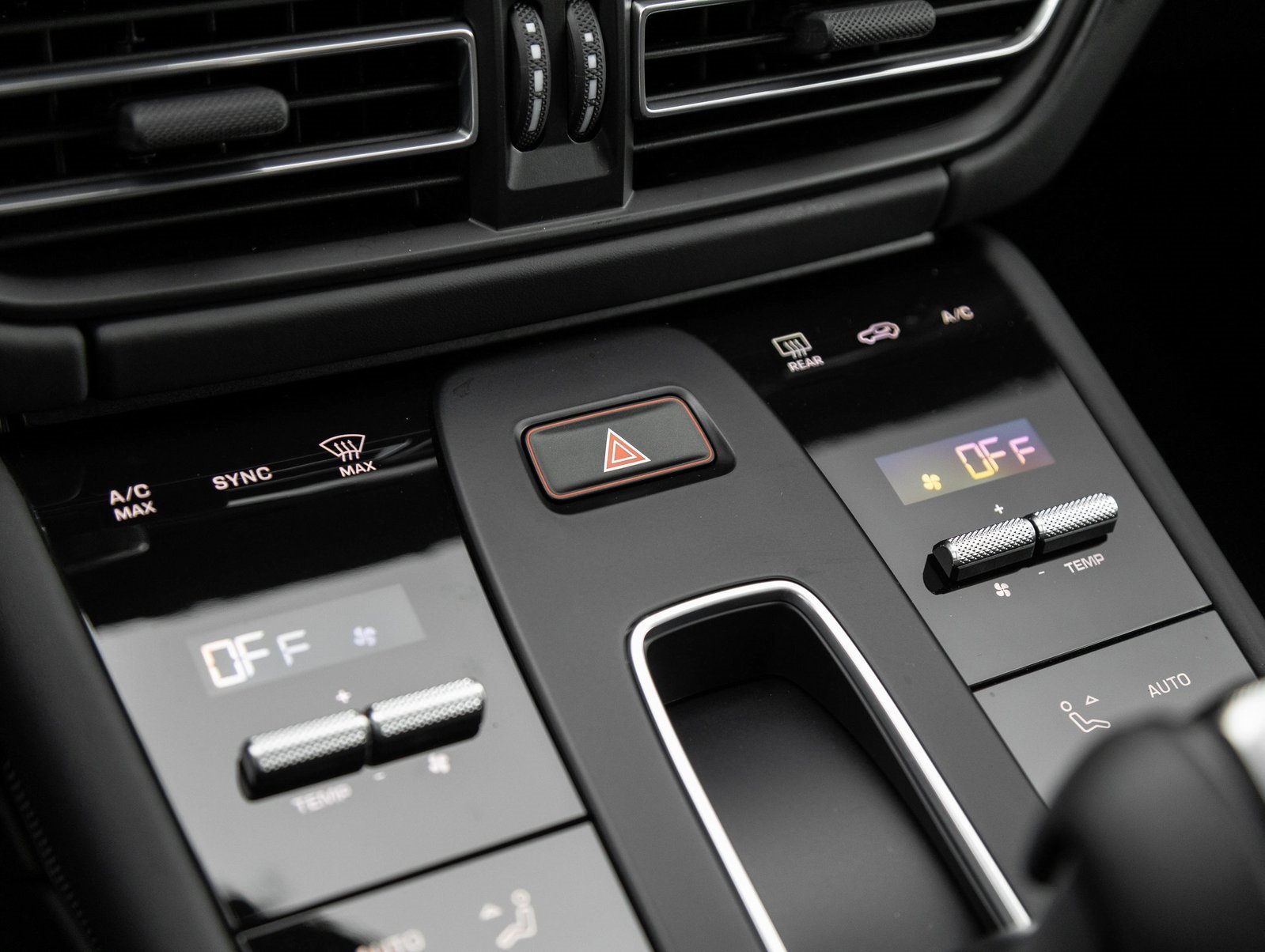 New 2026 Porsche Macan GTS image 26