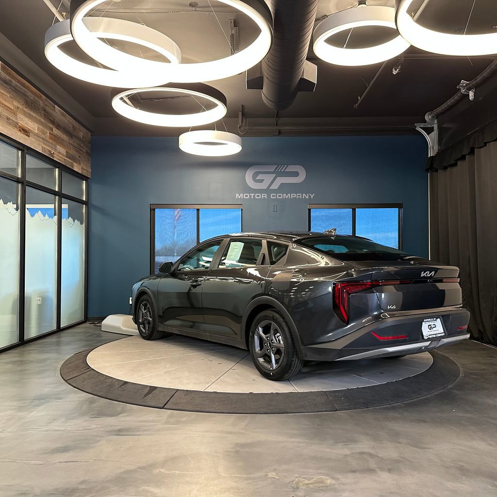 Used 2025 Kia K4 LXS image 5