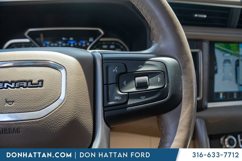 Used 2021 GMC Yukon Denali w/ Denali Premium Package AWD/4WD image 11