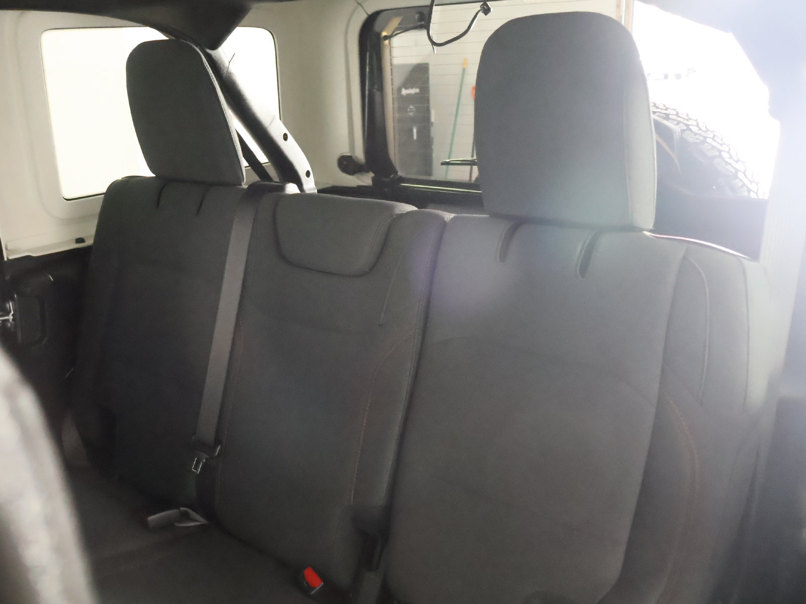 Used 2025 Jeep Wrangler Unlimited Rubicon AWD/4WD image 47