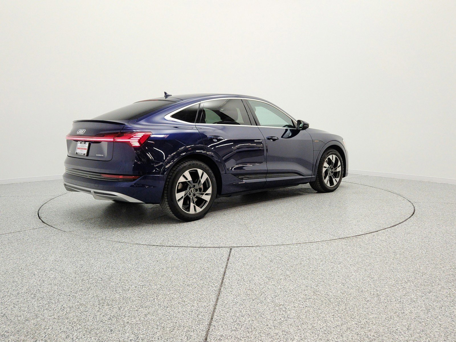 Used 2022 Audi e-tron Premium AWD/4WD image 5