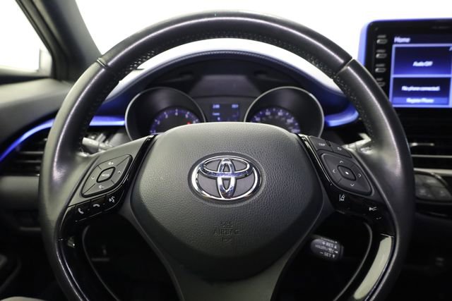 Used 2020 Toyota C-HR XLE FWD image 17