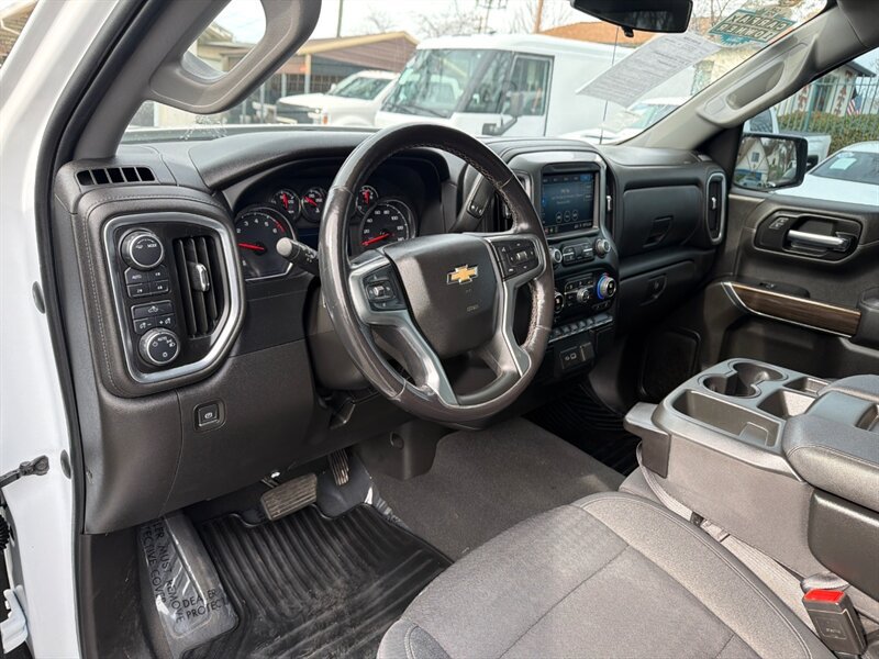 Used 2022 Chevrolet Silverado 1500 LT w/ Z71 Off-Road Package AWD/4WD image 17