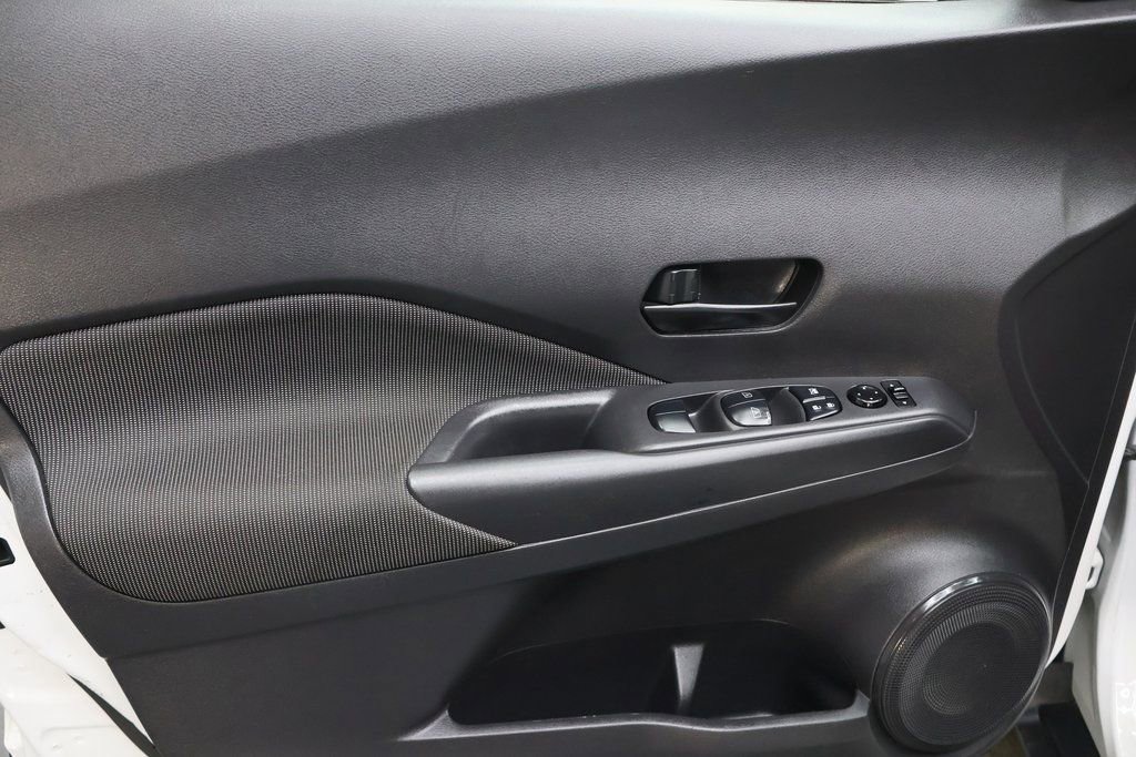 Used 2020 Nissan Kicks S image 15