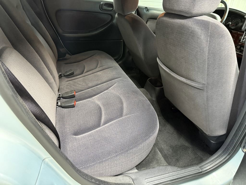 Used 2002 Chrysler Sebring LX image 25