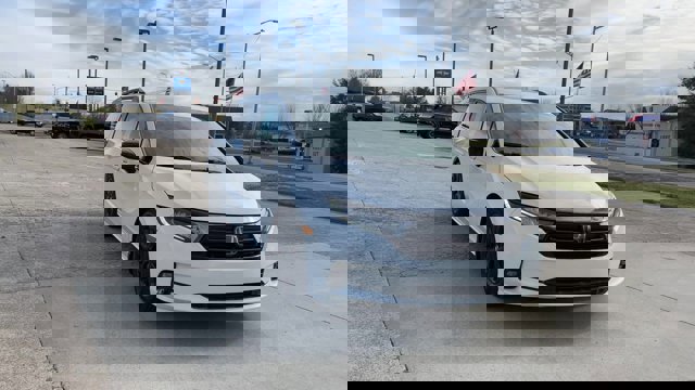 Used 2023 Honda Odyssey Sport image 3