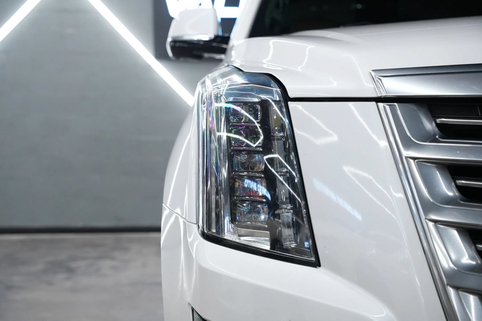 Used 2020 Cadillac Escalade ESV Platinum RWD image 5