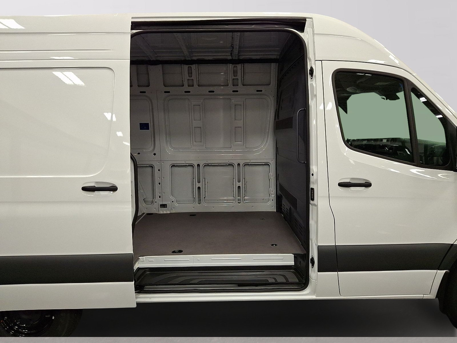 Used 2025 Mercedes-Benz Sprinter 2500 image 7