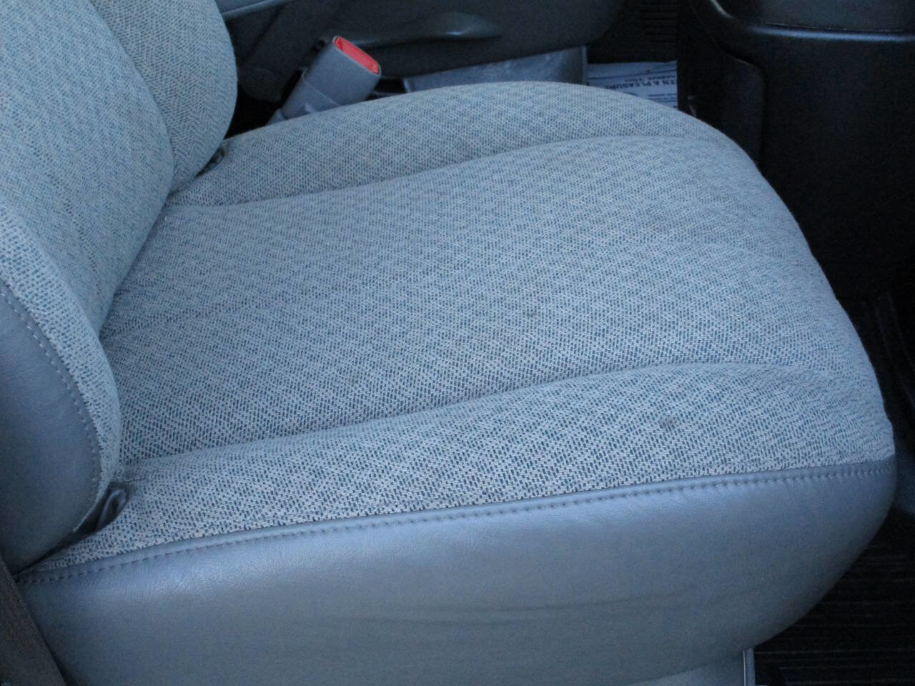 Used 2010 Chevrolet Express 2500 image 11