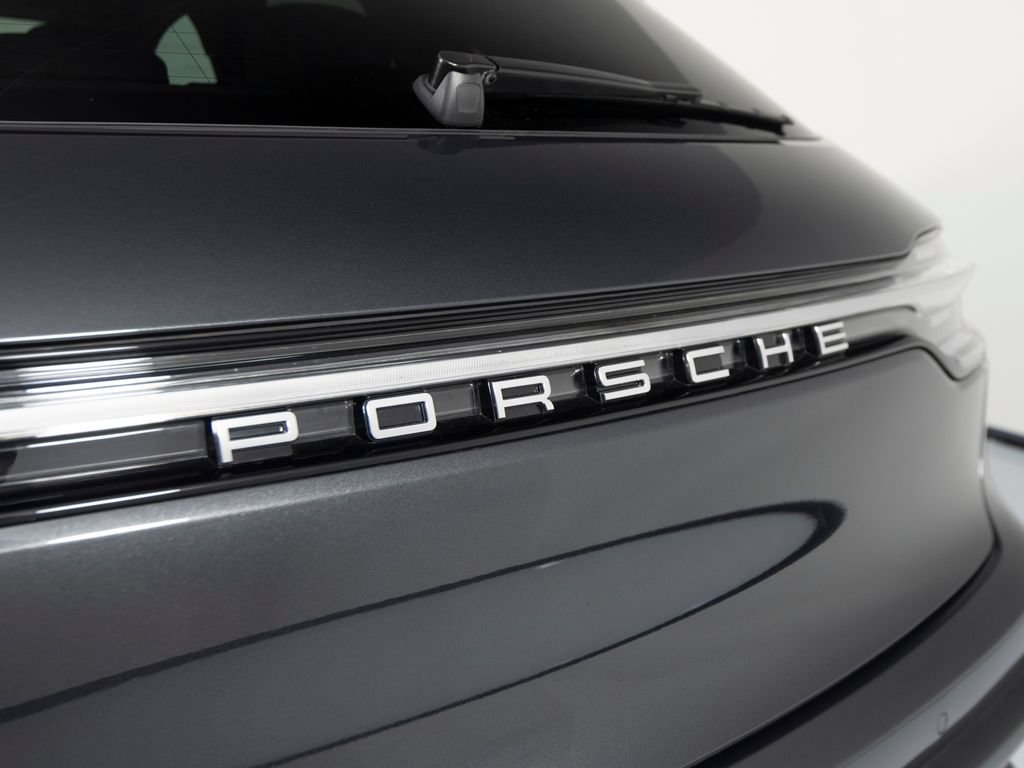 Certified 2026 Porsche Macan AWD/4WD image 43
