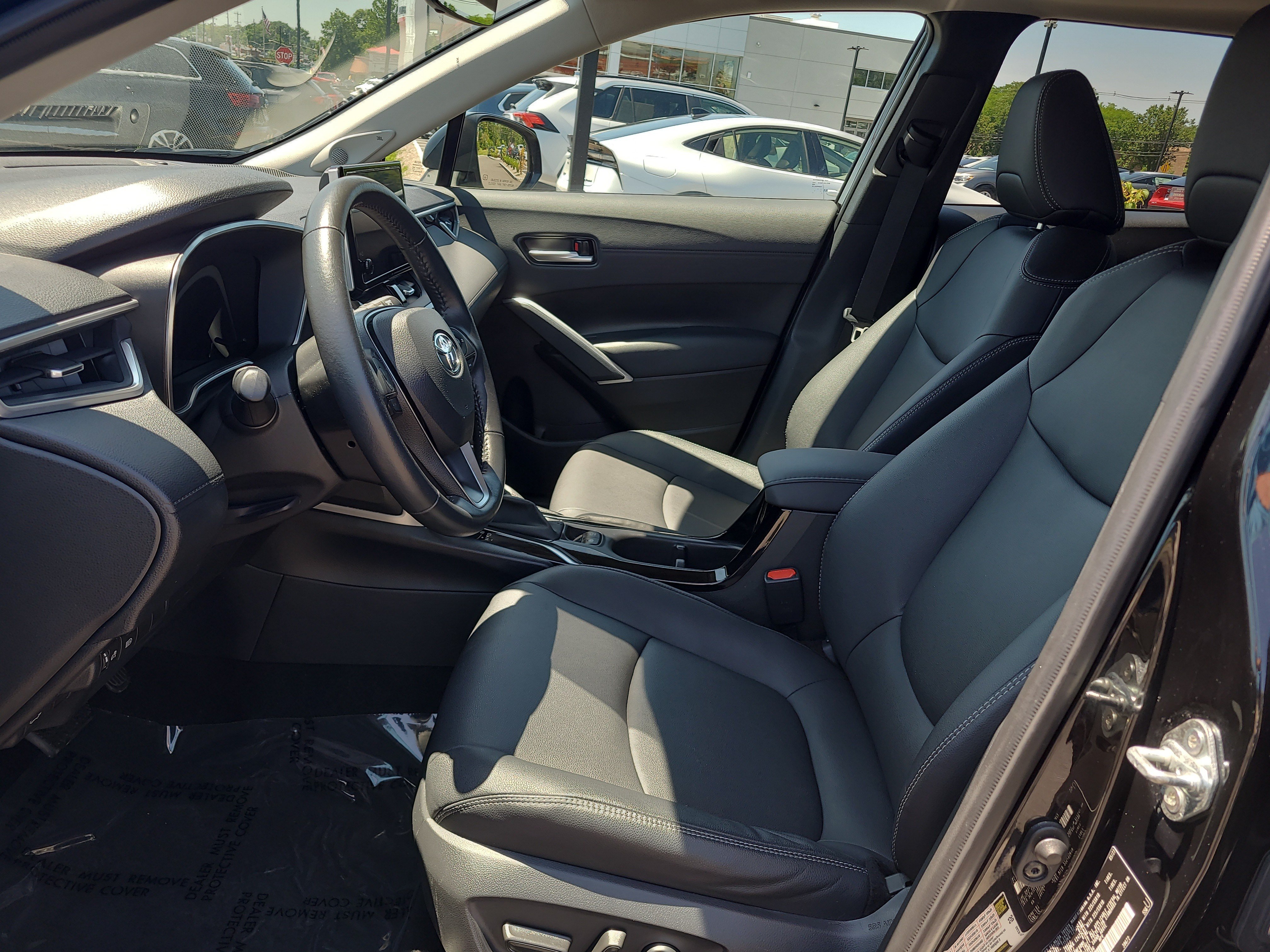 Used 2023 Toyota Corolla Cross XLE w/ Convenience Package AWD/4WD image 16