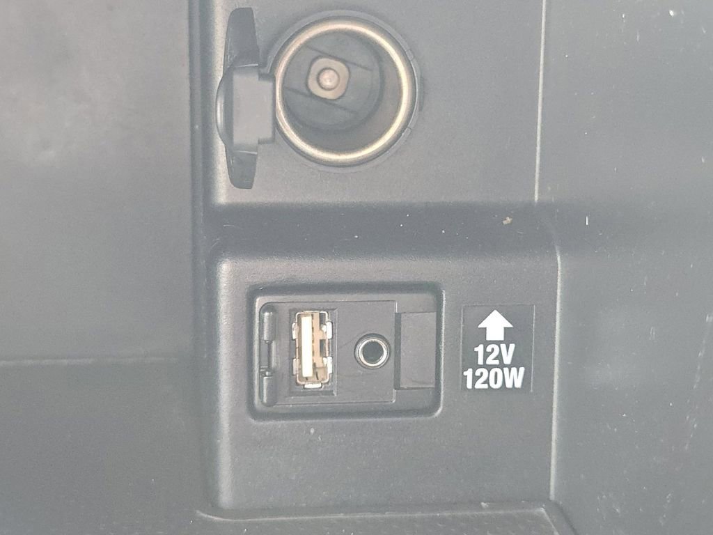 Used 2014 Toyota Camry LE image 4