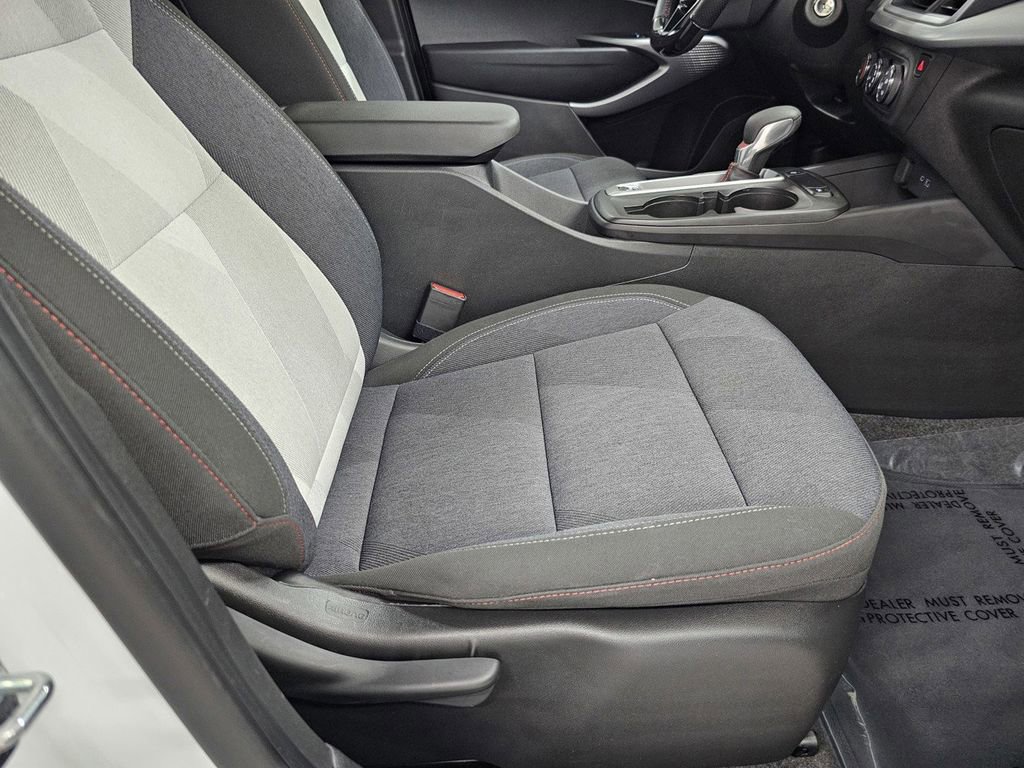 Used 2024 Chevrolet Trax RS FWD image 22