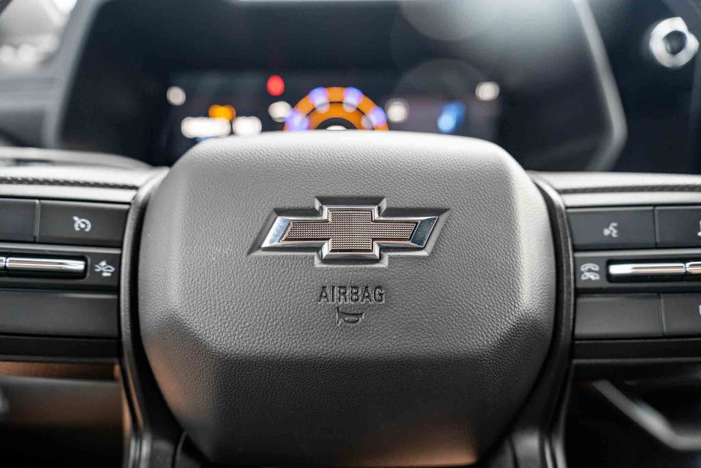 Certified 2024 Chevrolet Colorado Trail Boss w/ Technology Package AWD/4WD image 13