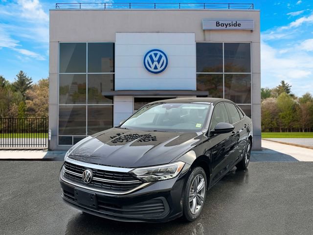 Certified 2023 Volkswagen Jetta SE w/ Panoramic Sunroof Package image 4